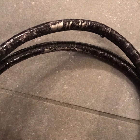 Guess Purse - Picture 6 of 6